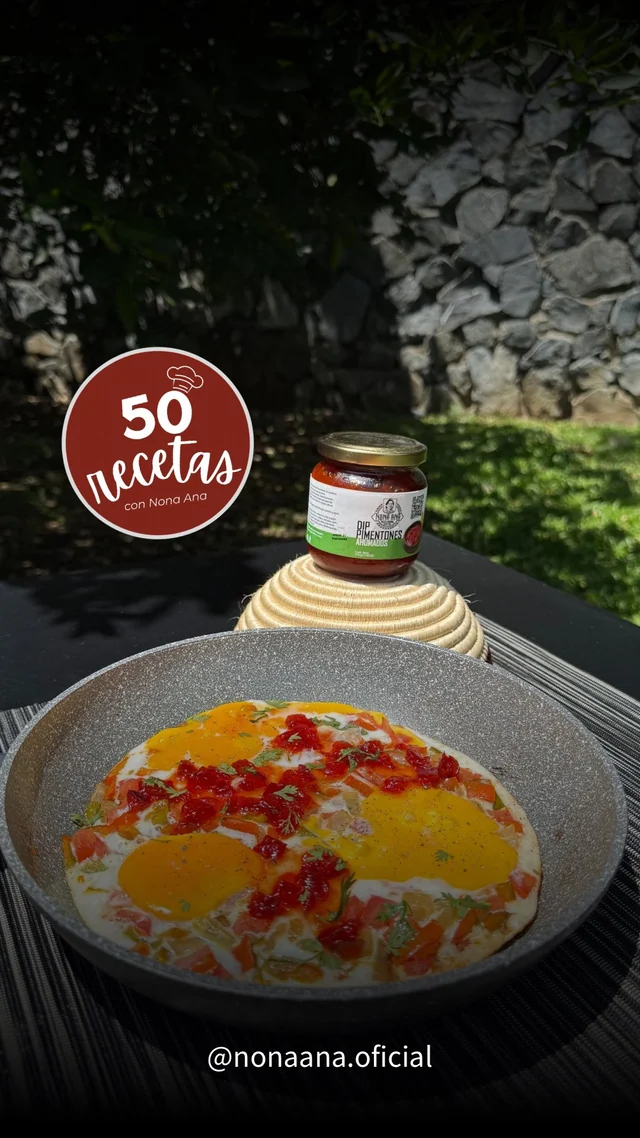 Huevos con vegetales y dip de pimentones ahumados, receta de Nona Ana