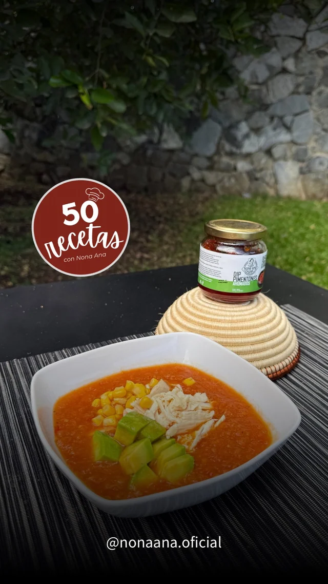 Sopa mexicana con pollo, aguacate y dip de pimentones, receta de Nona Ana